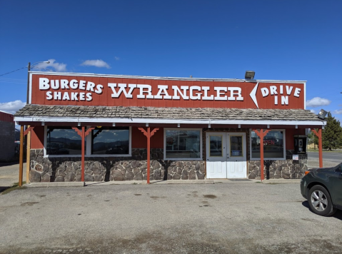 This Rough 'N Tumble Drive-In, The Wrangler, In Idaho Is Home To A Famous 2-Pound Burger