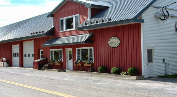 You’ll Have Loads Of Fun At Monument Farms Dairy In Vermont With Incredible Chocolate Milk