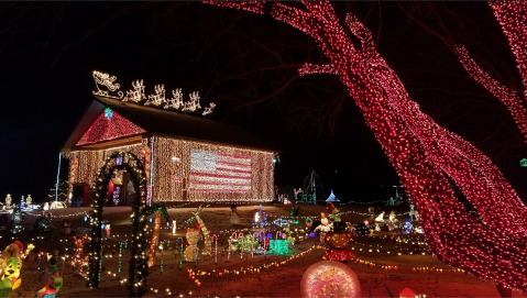 Even The Grinch Would Marvel At The Christmas Light Display At Rock Creek General Store In Idaho