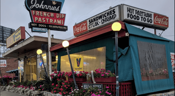 Johnnie’s Pastrami In Southern California Will Transport You To Another Era