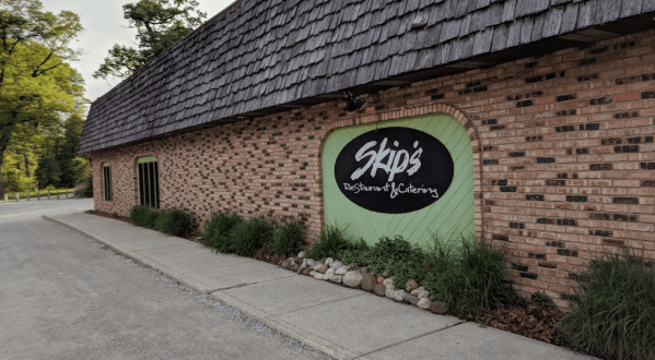 Chow Down At Skip’s, An All-You-Can-Eat Prime Rib Restaurant In Michigan