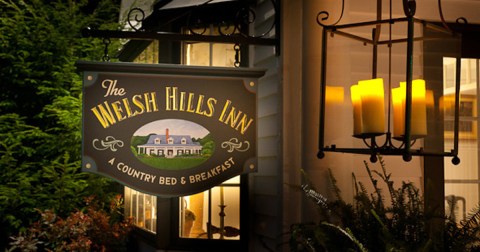 The Welsh Hills Inn Just Might Be The Most Beautiful Christmas Hotel In Ohio