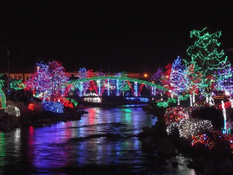 Watch Indian Creek Light Up With A Million Lights At The Winter Wonderland Festival In Idaho