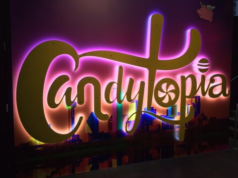 The Sugary Sweet Playground Candytopia Just Set Up Shop In Florida For The Holidays