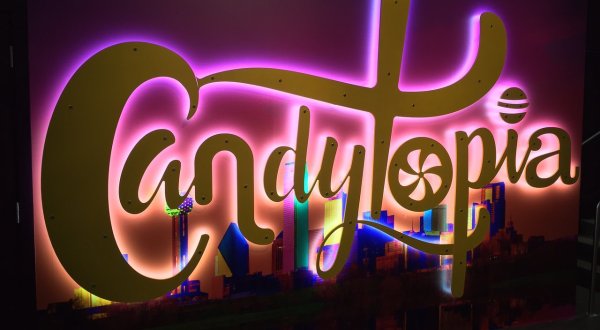 The Sugary Sweet Playground Candytopia Just Set Up Shop In Florida For The Holidays