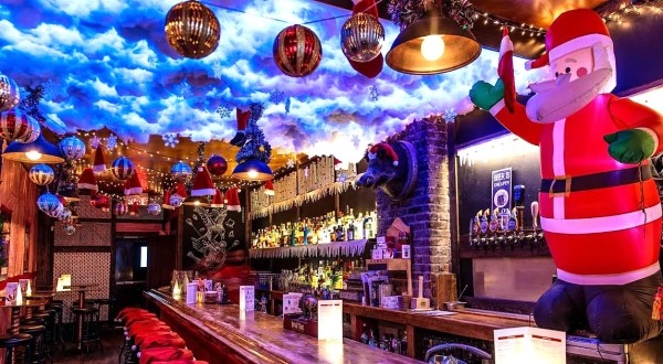 This Christmas-Themed Pop-Up Bar In Northern California Is Bound To Put You In The Holiday Spirit