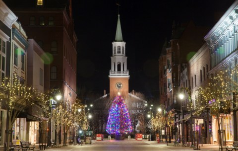 The Church Street Lighting Festival In Vermont Will Transport You To A Winter Wonderland