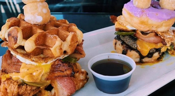 You Might Have A Heart Attack Just Looking At North Bar’s Donut Burger In Arkansas