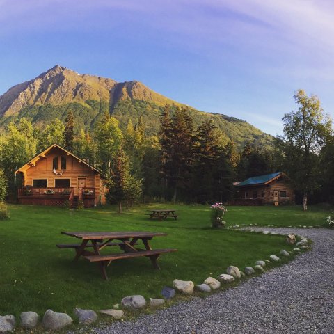 Staying At The Modern And Rustic Alaska Heavenly Lodge Is The Relaxing Experience You Need