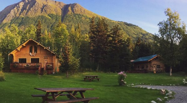 Staying At The Modern And Rustic Alaska Heavenly Lodge Is The Relaxing Experience You Need