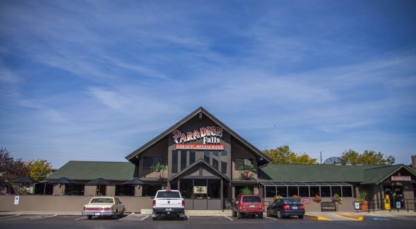 The Sunday Buffet At Paradise Falls In Montana Is A Delicious Road Trip Destination