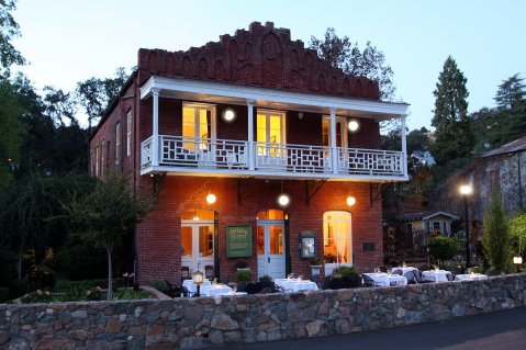The Historic Imperial Hotel In Northern California Makes The Perfect Gold Rush Getaway