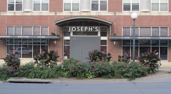Treat Yourself To The Most Delicious Lobster Dinner In Iowa At The Elegant Joseph’s Steakhouse