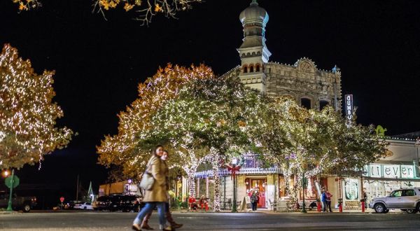 These 10 Festive Town Squares In Texas Are All Decked Out For The Holidays