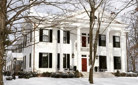 Visit A Dreamy Inn Full Of Wintertime Magic At Kentucky's Ashford Acres Inn