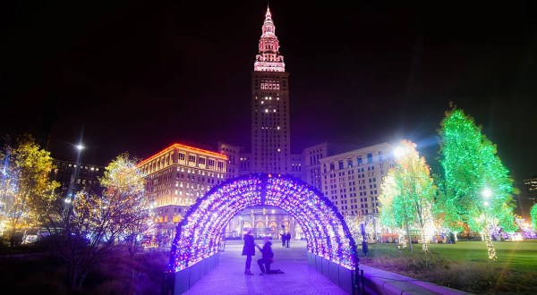 The Magical Cleveland Christmas Tree That Comes Alive With A Million Colorful Lights