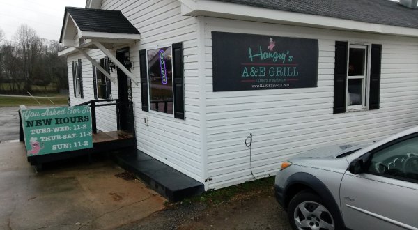 Try The Spectacular Burgers At Hangry’s A&E Grill, An Unsuspecting Georgia Roadside Restaurant