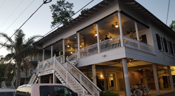 Sunsets And Seafood Make Rip’s Near New Orleans A Popular Restaurant