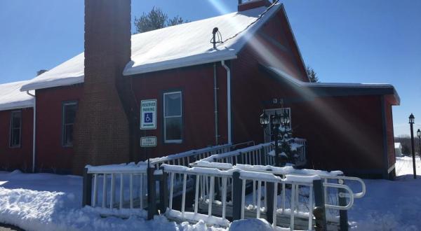 Sit By The Fire At This One Room Schoolhouse That’s Now A Restaurant Near Pittsburgh