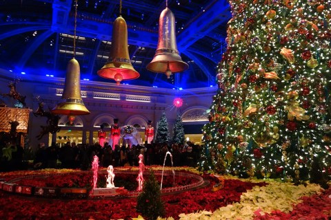 The Garden Christmas Light Displays At The Bellagio In Nevada Is Pure Holiday Magic
