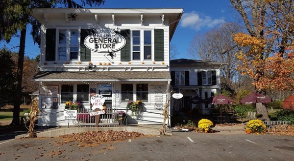 Riverton General Store In Connecticut Will Transport You To Another Era