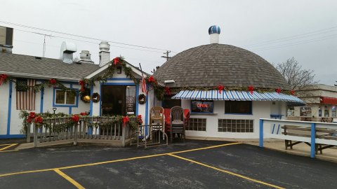 Housed In An Igloo-Shaped Building, Daddy Maxwell's Is One Of Wisconsin's Most Unique Eateries   