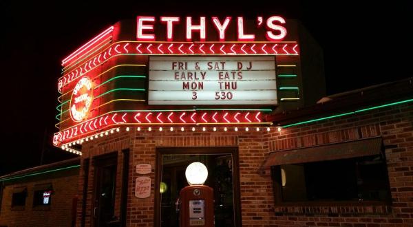A Quirky Eatery With Massive Portions, Ethyl’s Smokehouse In Missouri Is A Must-Visit Joint