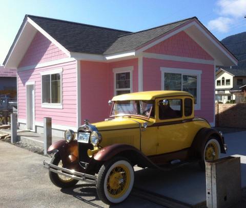 Fulfill Your Sweet Pastry Wishes At Grandma Tillie's Bakery In Alaska
