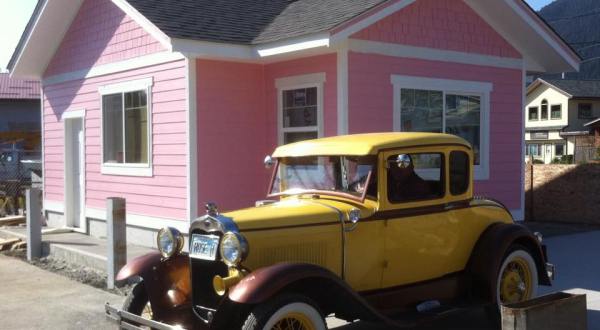 Fulfill Your Sweet Pastry Wishes At Grandma Tillie’s Bakery In Alaska