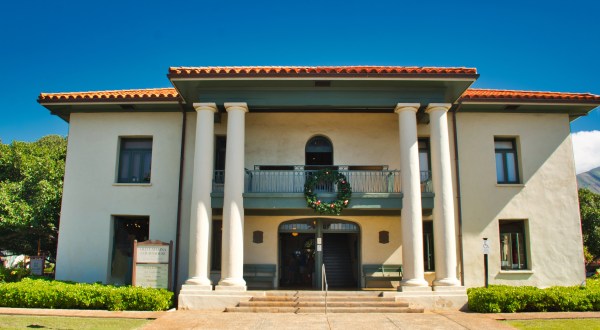 The Old Lahaina Courthouse In Hawaii Is a Marvelous Piece Of Living History