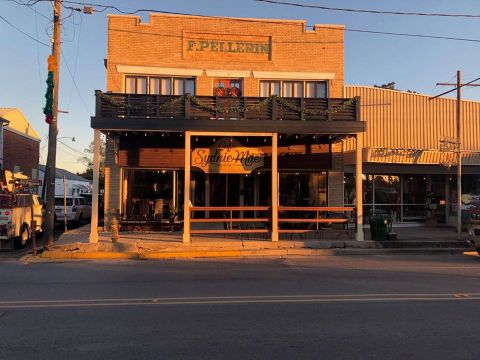 The Best Little Seafood And Steak Restaurant In Louisiana Just Might Be Cafe Sydnie Mae