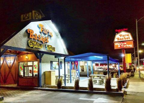 The Tastiest Chicken Sandwiches Have Been Served At Farm Basket In Nevada For Over 40 Years
