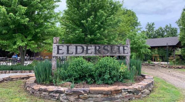 Elderslie Farm In Kansas Is A Restaurant, Creamery, and Blackberry Farm All In One