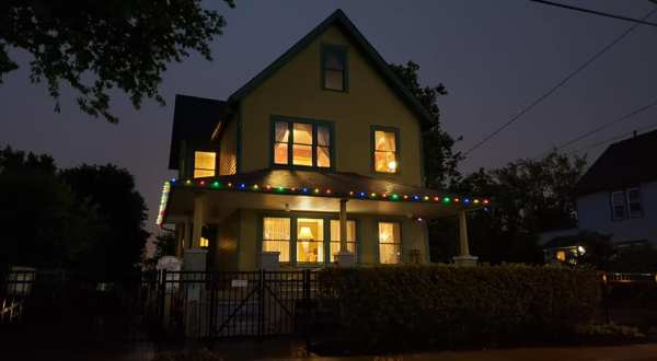 Treat Yourself To An Overnight Stay In The A Christmas Story House In Cleveland