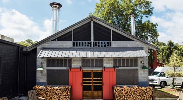 Spend The Day Feasting On Traditional Long-Smoked Barbecue At Wood’s Chapel BBQ In Georgia