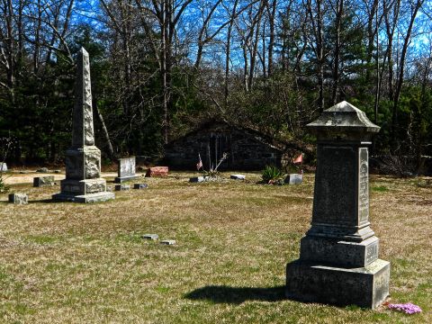 Visit Chestnut Hill Cemetery, A Hidden Cemetery That Feels Like Rhode Island's Most Haunted Secret