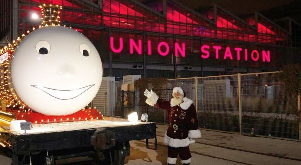 Tour Santa’s Train When It Pulls Into Union Station In Kansas City, Missouri This Winter