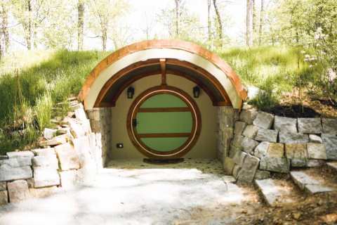 There’s A Hobbit-Themed Airbnb In Tennessee And It’s The Perfect Little Hideout