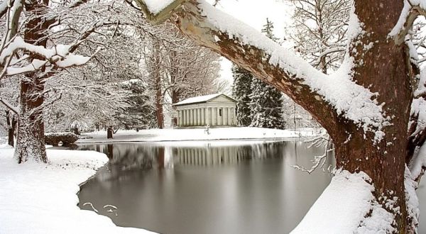 8 Enchanting Spots Surrounded By Frozen Beauty To Experience In Cincinnati This Winter