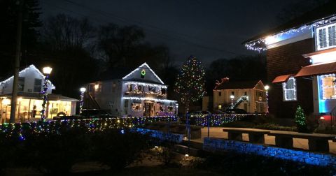 Ivoryton, The One Christmas Village In Connecticut That's Simply A Must Visit This Season