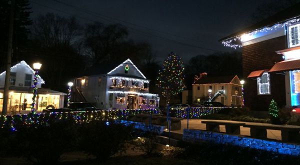 Ivoryton, The One Christmas Village In Connecticut That’s Simply A Must Visit This Season