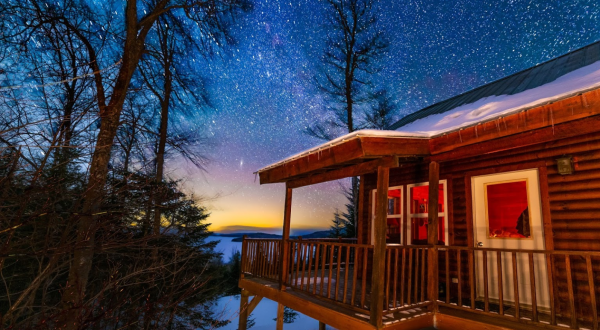 The Fairytale Log Cabin In Maine Moosehead Hills Cabins Is A Dreamy Place To Spend The Night