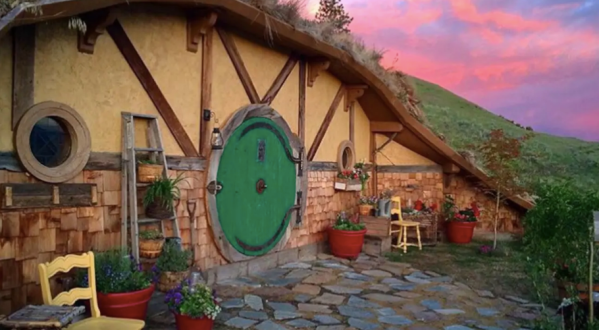 There’s A Hobbit-Themed Airbnb In Washington And It’s The Perfect Little Hideout