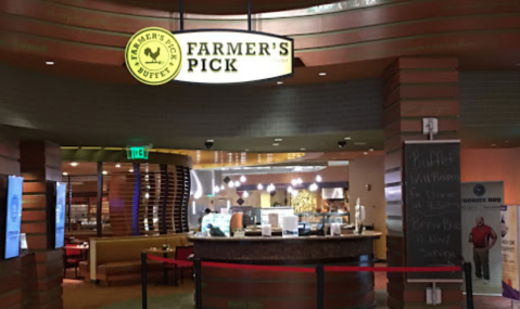 Farmer's Pick Is An All-You-Can-Eat Buffet In Iowa That's Full Of Southern Flavor