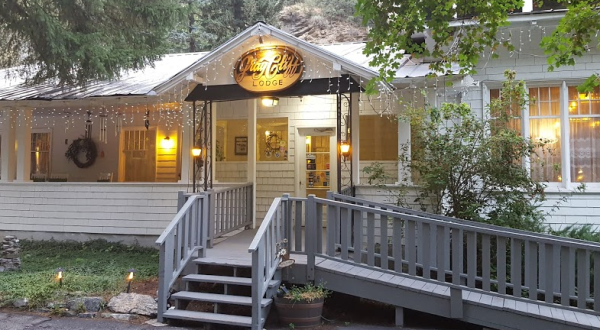 The Charmingly Old Fashioned Gray Cliff Lodge Is A Tasty Mountain Restaurant In Utah