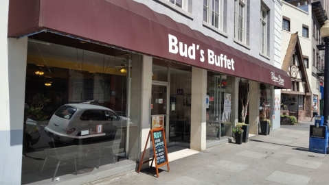 Bud's Buffet In Northern California Has Some Of The Very Best Cafeteria-Style Food In The Nation