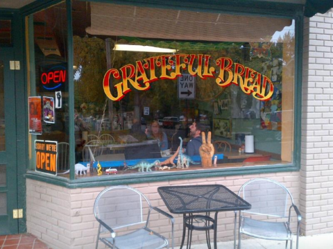 The Grooviest Place To Dine In Nebraska Is Grateful Bread/Freakbeat Vegetarian, A Hippie-Themed Restaurant