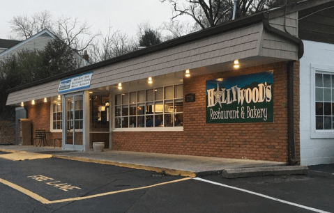 Hollywood's Restaurant & Bakery In Virginia Is Classic American Dining At Its Finest