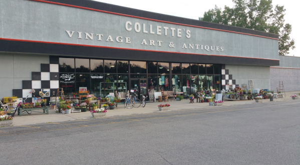 Absolutely Gigantic, You Could Easily Spend All Day Shopping At Collette’s Vintage In Michigan