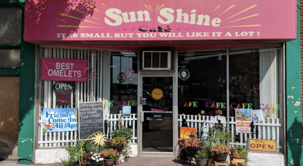 Chow Down On A Hearty Breakfast At The Tiny But Tasty Sunshine Cafe In Minnesota